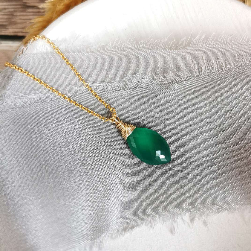 Green Onyx and Gold pendant