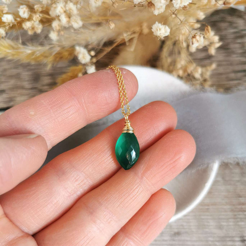 Green Onyx and Gold pendant