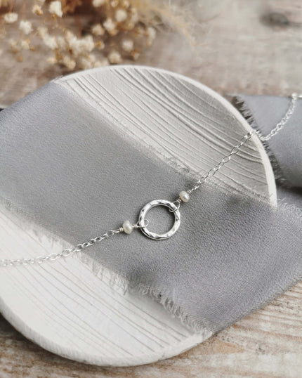 Mini Orbit bracelet with freshwater pearls (ivory or peacock purple)