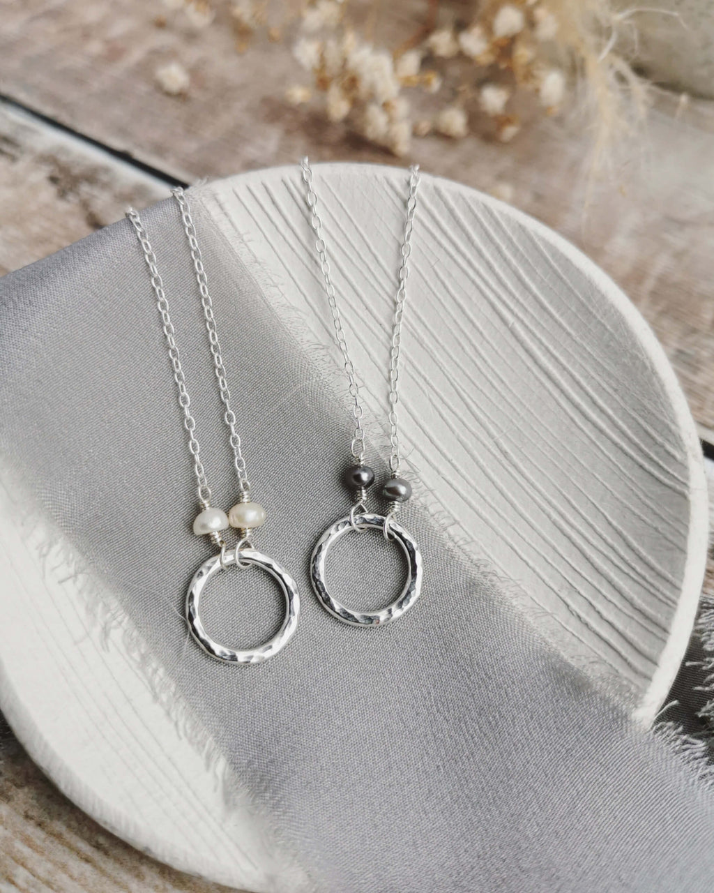 Mini Orbit necklace with freshwater pearls (ivory or peacock purple)