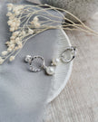 Maxi Orbit Studs - hammered Silver circles with medium freshwater pearls