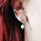 Maxi Orbit Studs - hammered Silver circles with medium freshwater pearls