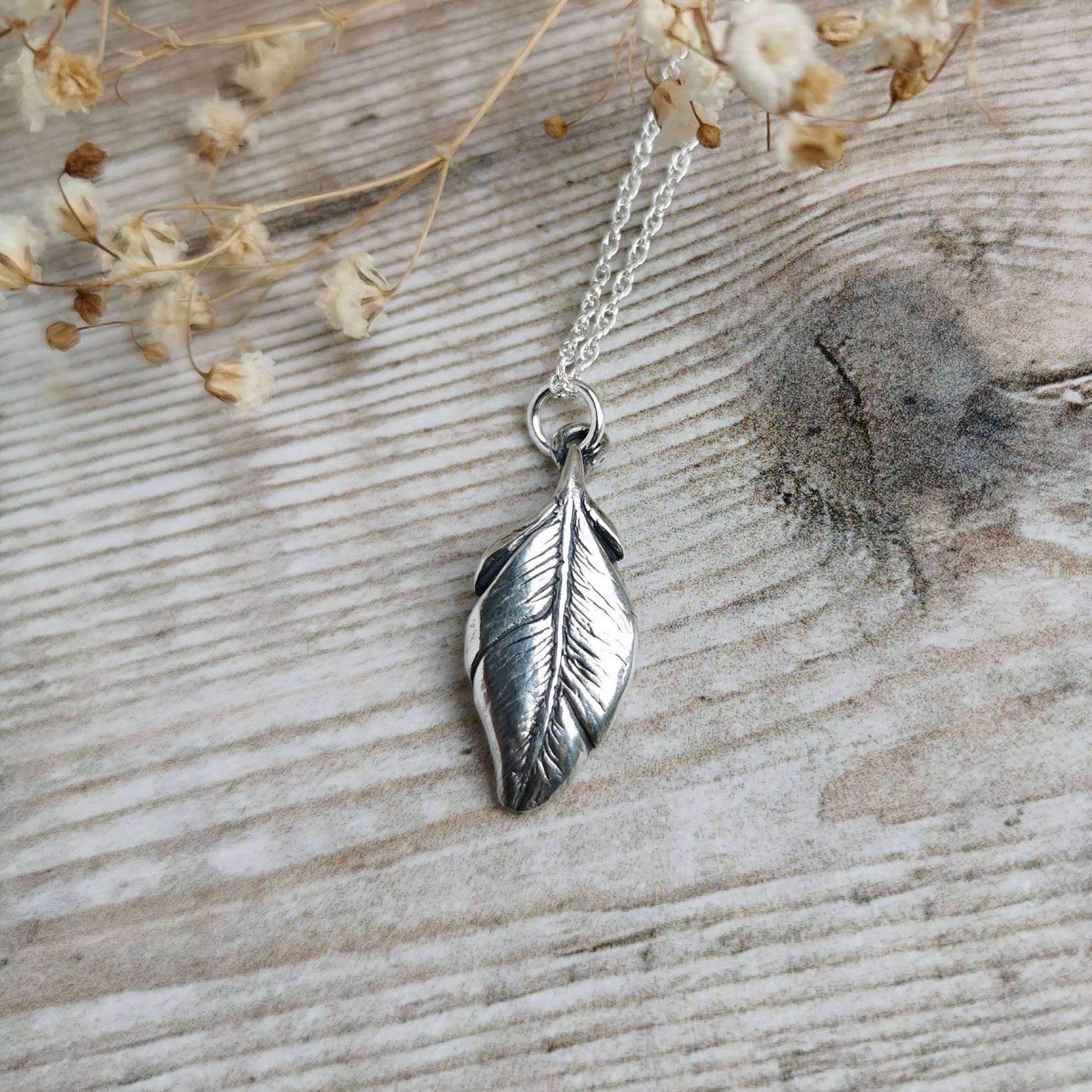 Silver Feather charm necklace - 18 inch silver chain