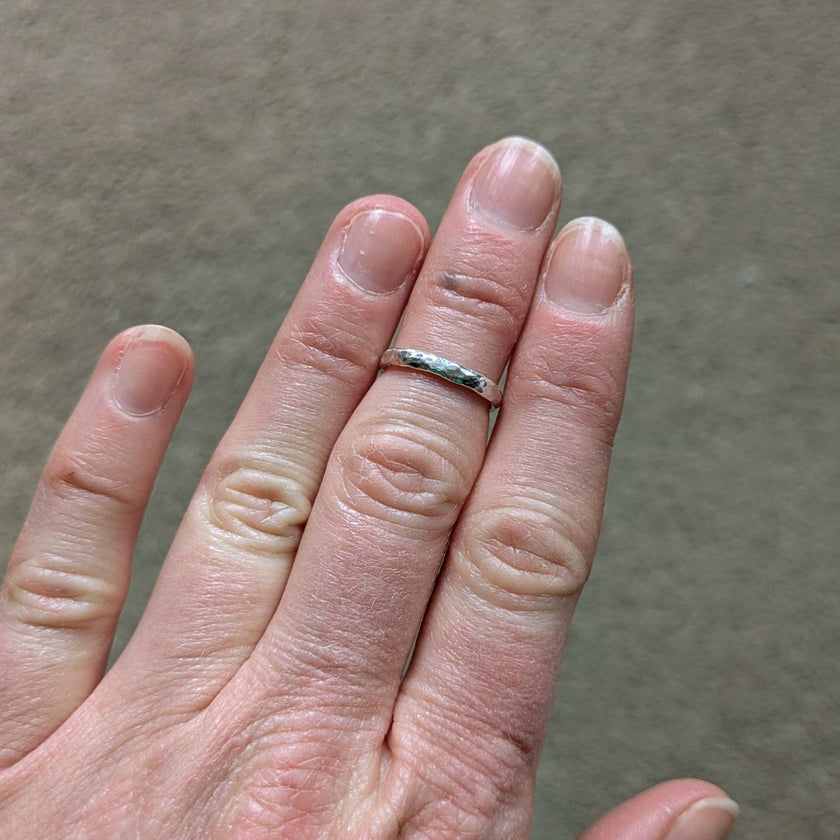 Hammered Silver Midi rings