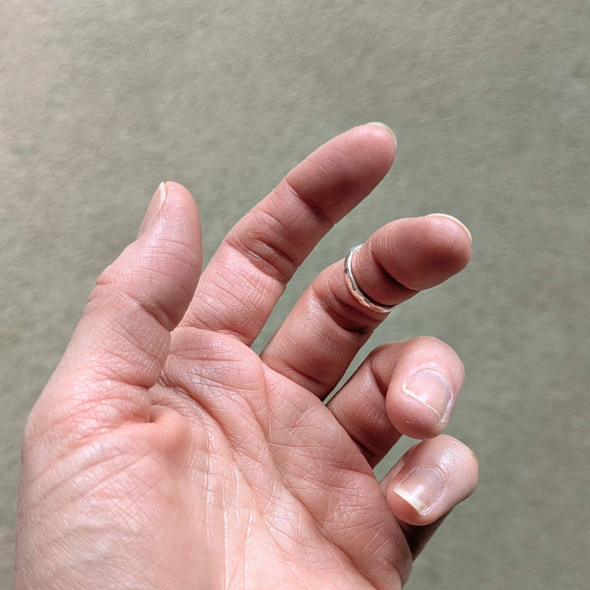 Hammered Silver Midi rings