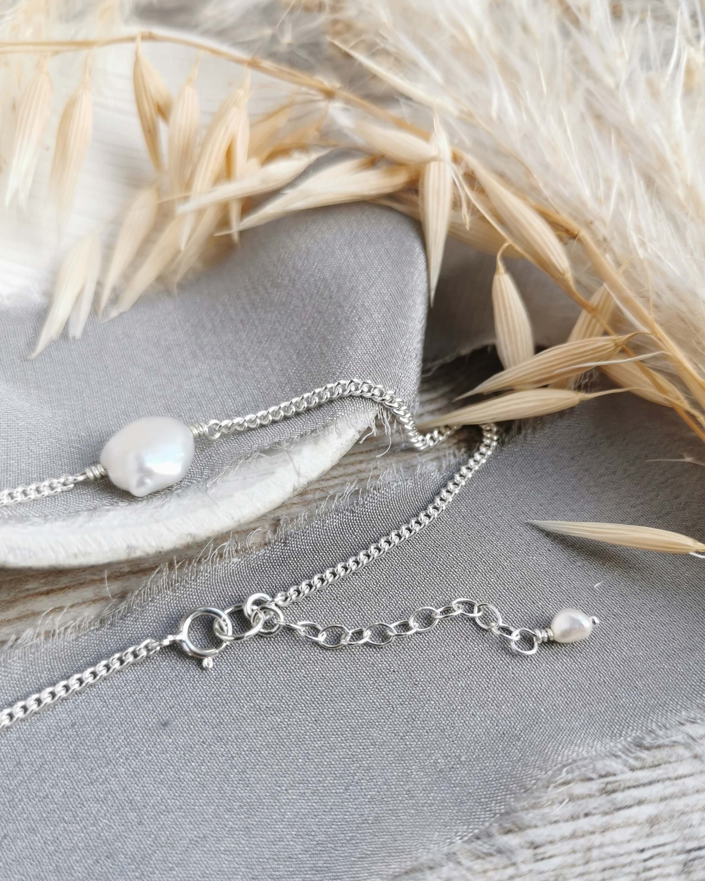 Small Coin Pearl earrings & necklace set in Silver