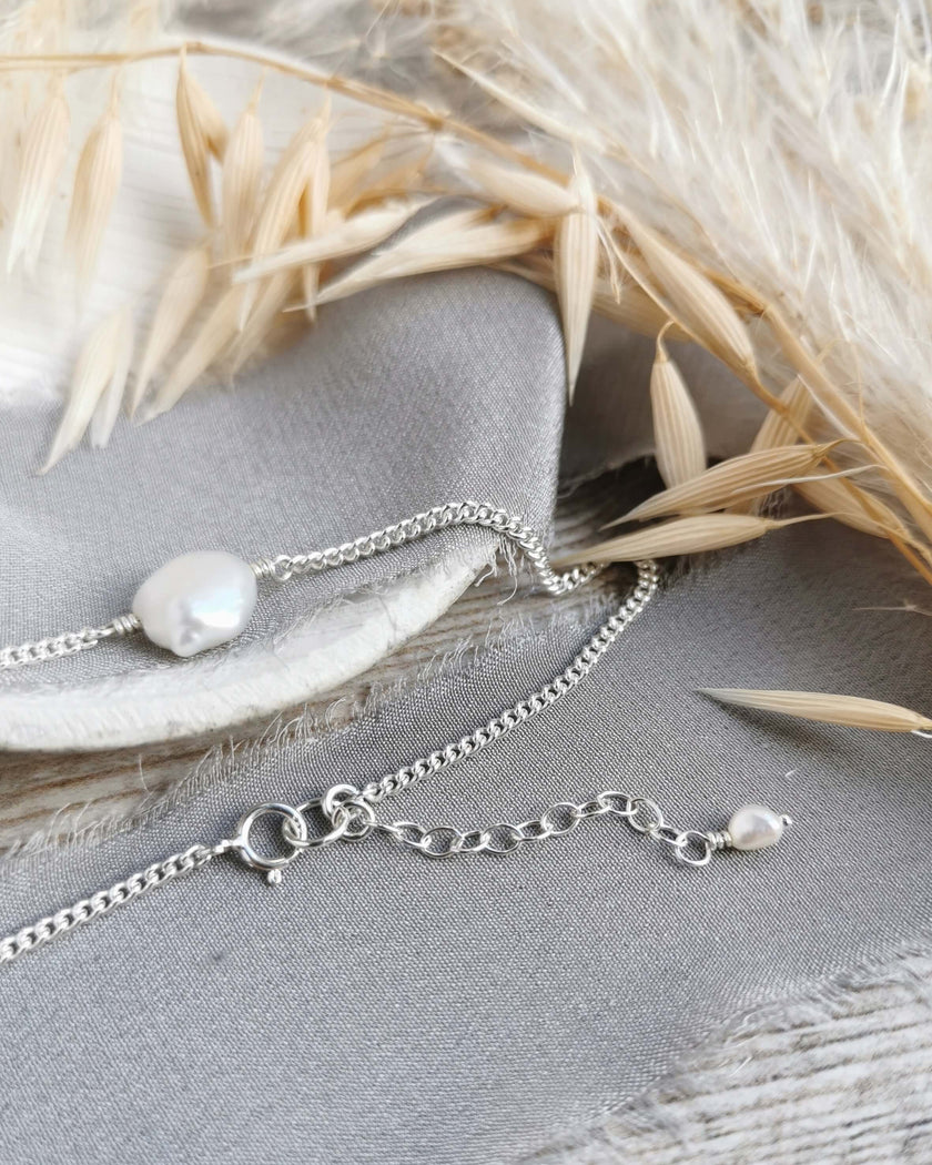 Small Coin Pearl earrings & necklace set in Silver